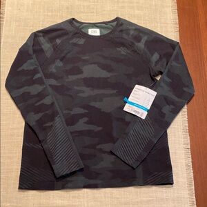 NWT Athleta Girl Power Up Camo Top Sz XL/14